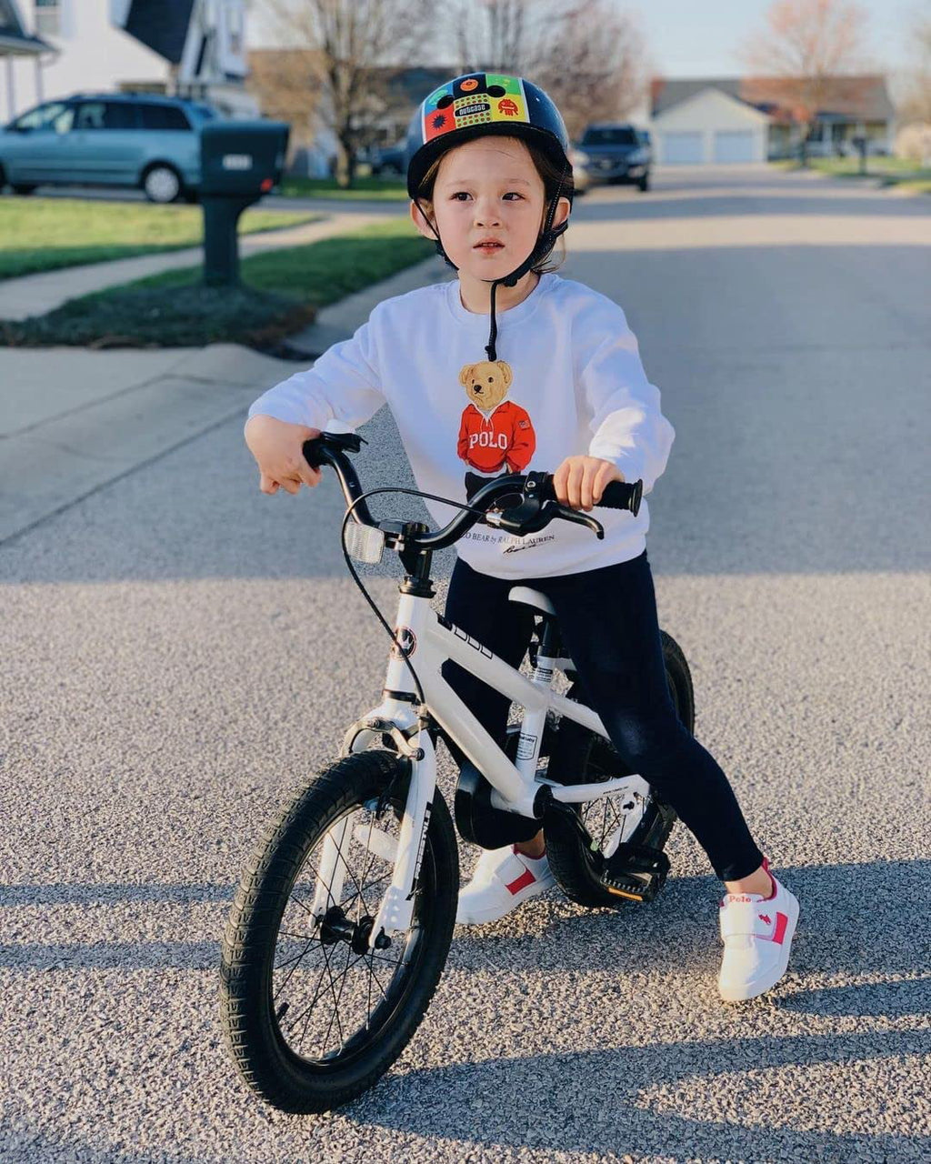 12 In Black Kids Bike with Training Wheels U690608