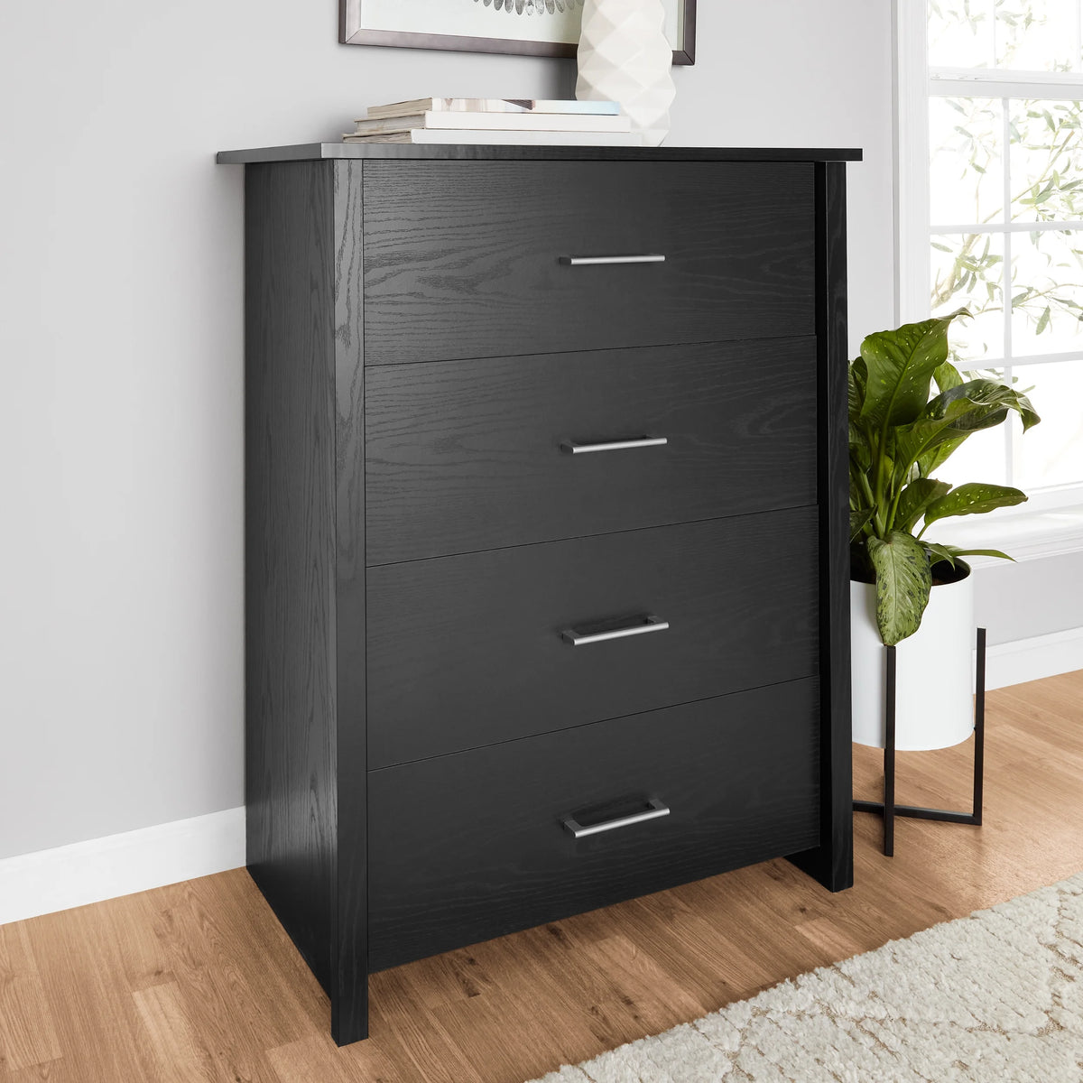 White 4-Drawer Dresser B897163