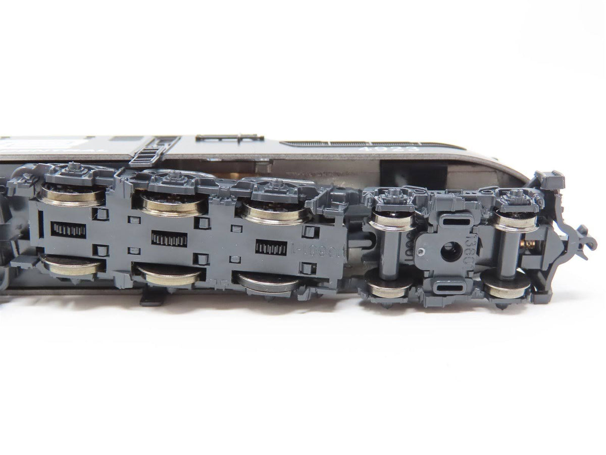 N Scale Locomotive B57482