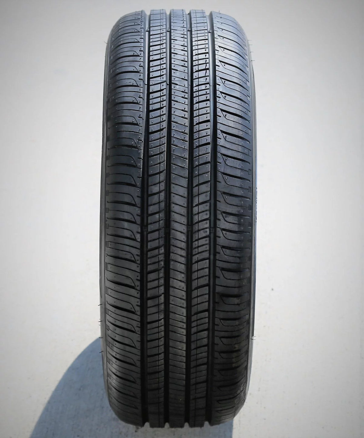 All Season 195/60R16 89H Passenger Tire R47526