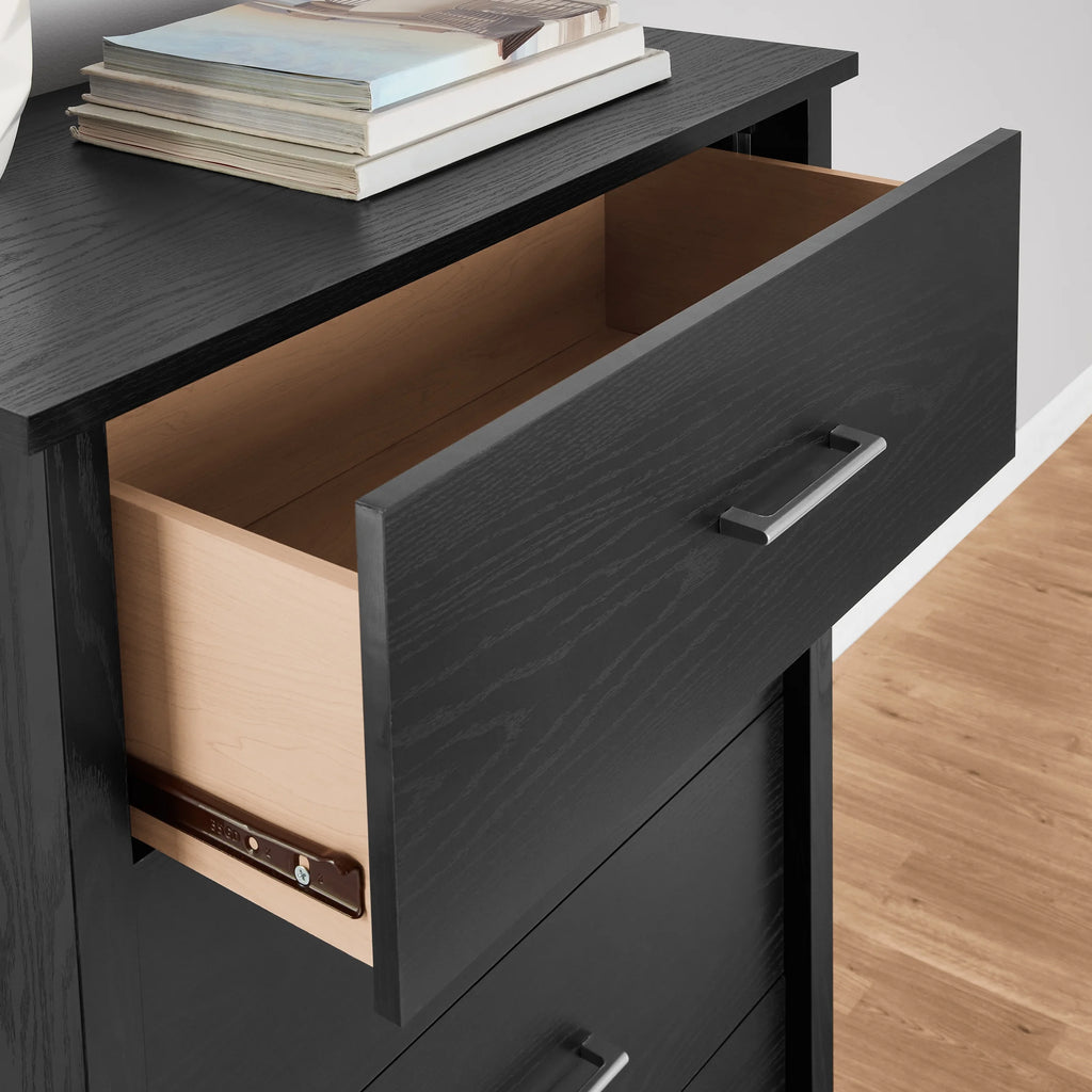 White 4-Drawer Dresser B897163