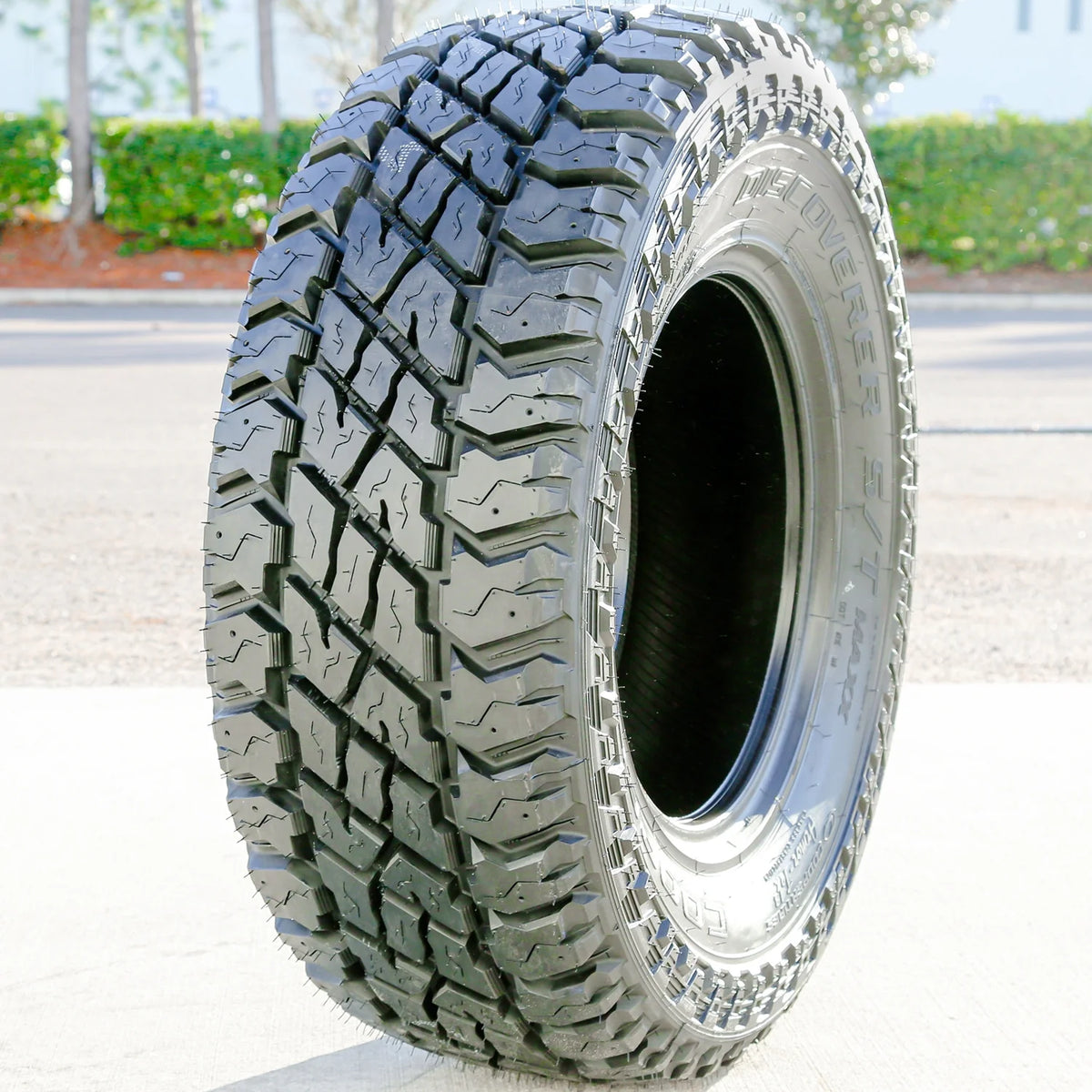 All-Season LT245/75R17 121Q Tire R732605